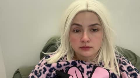 emily_morning_dew online show from December 2025 08:45:01 AM