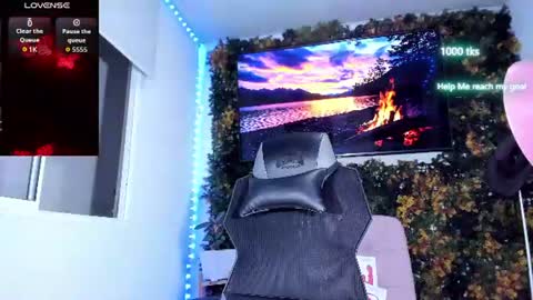 Snapshot of emily_palmeer chatting on June 2026 09:14:01 AM emily_palmeer online show from June 2026 09:14:01 AM