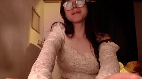 Snapshot of emily_pearl_ chatting on December 2024 11:42:02 PM emily_pearl_ online show from December 2024 11:42:02 PM