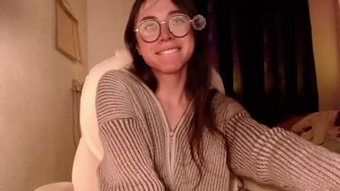 Snapshot of emily_pearl_ chatting on December 2024 12:19:01 AM emily_pearl_ online show from December 2024 12:19:01 AM