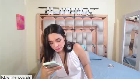 Snapshot of emily_poarch chatting on February 2025 11:20:02 PM emily online show from February 2025 11:20:02 PM