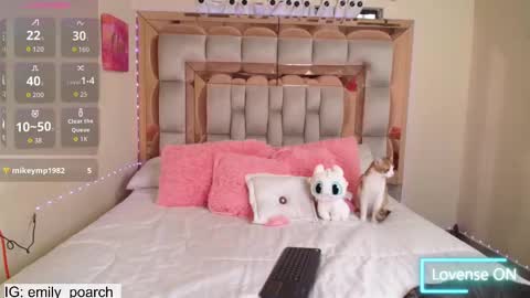 emily online show from October 2025 10:19:02 PM