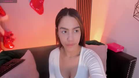 Emily  online show from December 2025 05:05:01 AM