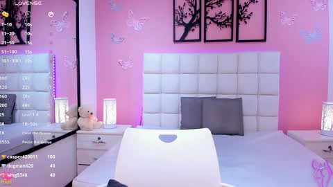 Snapshot of emily_roux chatting on January 2025 06:09:02 AM  EMILY  online show from January 2025 06:09:02 AM