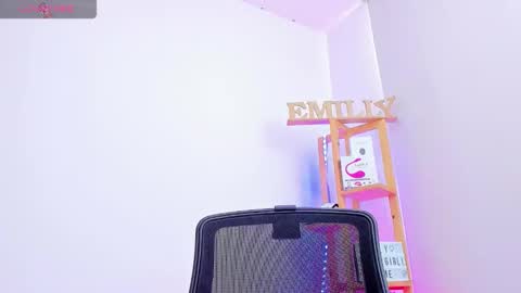 Snapshot of emily_sanderss1 chatting on October 2025 02:39:02 PM Emily online show from October 2025 02:39:02 PM