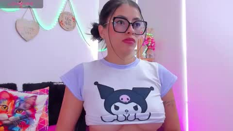 Snapshot of emily_sanderss1 chatting on December 2025 02:22:02 PM Emily online show from December 2025 02:22:02 PM