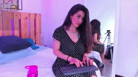Emilly online show from May 2026 08:04:02 PM