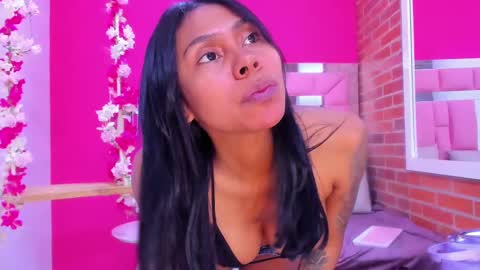 Snapshot of emily_sexy3 chatting on February 2025 11:35:02 AM Emily online show from February 2025 11:35:02 AM