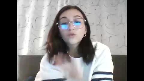 Snapshot of emily_smith29 chatting on December 2024 11:03:02 PM emi online show from December 2024 11:03:02 PM