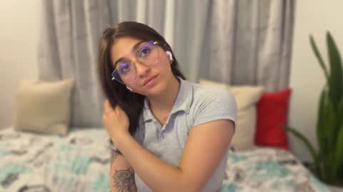 Snapshot of emily_smith29 chatting on January 2025 03:18:02 AM emi online show from January 2025 03:18:02 AM