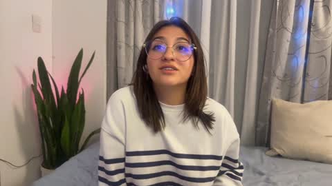 Snapshot of emily_smith29 chatting on January 2025 05:21:01 AM emi online show from January 2025 05:21:01 AM