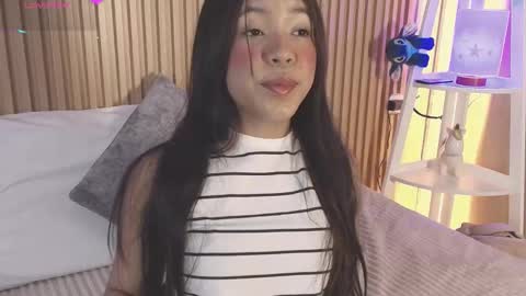 Snapshot of emily_sweett12 chatting on March 2026 12:31:02 PM Emily online show from March 2026 12:31:02 PM