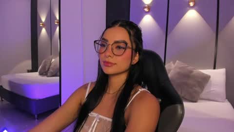 emily_tolson online show from June 2026 07:27:02 PM