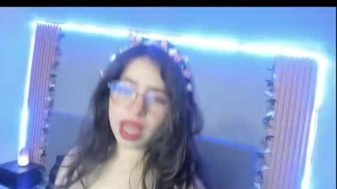 Snapshot of emily_tulip chatting on June 2026 11:19:05 AM Vanesa online show from June 2026 11:19:05 AM