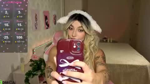 Snapshot of emily_tyler19 chatting on June 2026 08:06:01 AM Emily online show from June 2026 08:06:01 AM