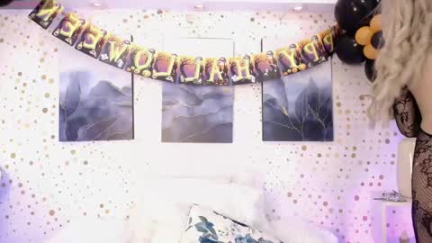 Emily. online show from October 2025 04:57:01 AM