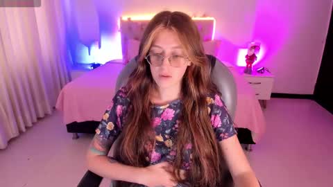 emily_warren__ online show from December 2025 07:32:01 PM