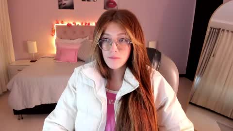 emily_warren__ online show from April 2026 08:04:02 PM