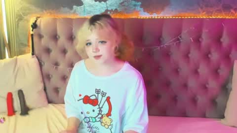 Snapshot of emilyangels chatting on May 2026 07:05:02 AM Baby Emelli online show from May 2026 07:05:02 AM