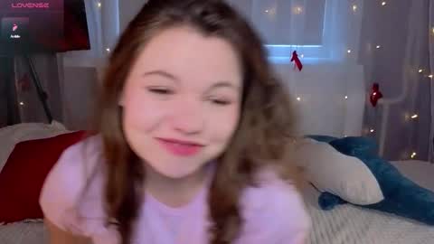 Snapshot of emilyart_ chatting on March 2026 04:18:02 AM artist Emily online show from March 2026 04:18:02 AM