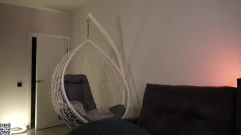emilybatee online show from April 2026 05:32:02 PM