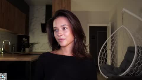 Snapshot of emilybatee chatting on July 2026 05:00:02 PM emilybatee online show from July 2026 05:00:02 PM