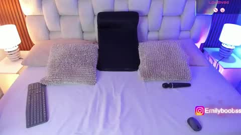 Emily online show from October 2025 05:46:01 AM