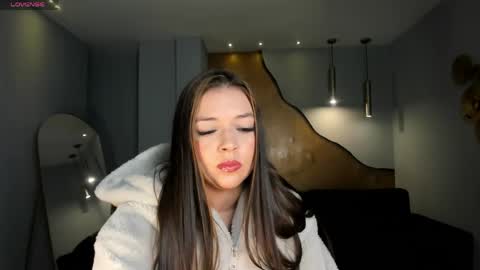 Emily Carter online show from May 2026 10:33:01 AM