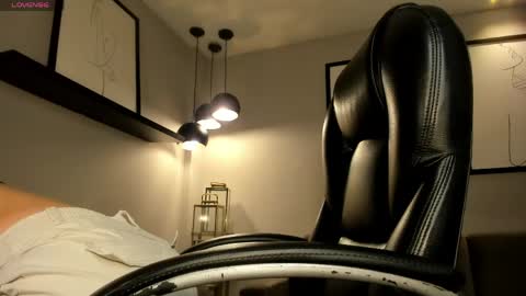 Snapshot of emilycarterr_ chatting on May 2026 10:30:01 AM Emily Carter online show from May 2026 10:30:01 AM