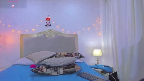 Snapshot of emilycastro_ chatting on December 2024 05:52:02 PM Emily online show from December 2024 05:52:02 PM