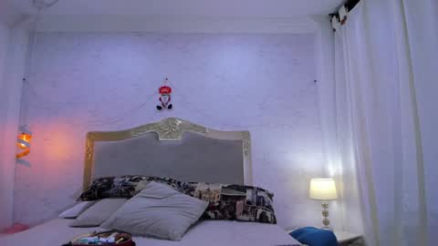 Snapshot of emilycastro_ chatting on January 2025 02:14:02 PM Emily online show from January 2025 02:14:02 PM