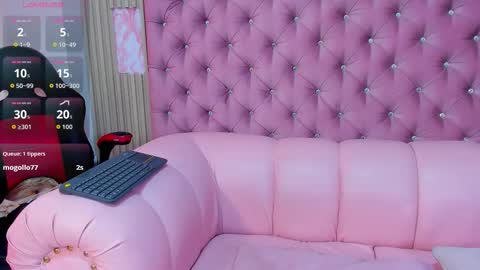 Snapshot of emilycastro_ chatting on December 2025 04:27:01 PM Emily online show from December 2025 04:27:01 PM