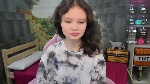 Emilyhaves online show from October 2025 05:13:02 PM