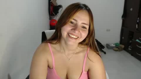 Snapshot of emilycute_18 chatting on February 2025 05:58:01 PM emily online show from February 2025 05:58:01 PM