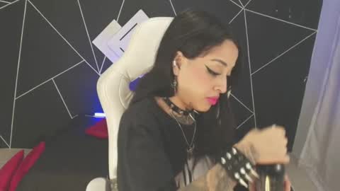 Snapshot of emilydaft chatting on September 2025 08:45:01 PM fari online show from September 2025 08:45:01 PM