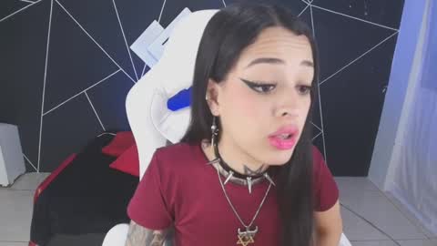 Snapshot of emilydaft chatting on October 2025 10:19:01 PM fari online show from October 2025 10:19:01 PM