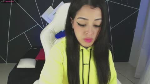 Snapshot of emilydaft chatting on October 2025 10:17:02 PM fari online show from October 2025 10:17:02 PM