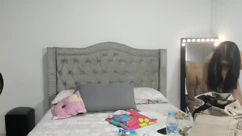 Snapshot of emilydauz chatting on November 2025 06:08:02 PM Camila online show from November 2025 06:08:02 PM