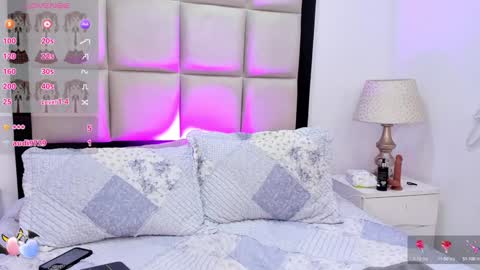 Snapshot of emilyevanns_ chatting on December 2024 06:43:02 AM Emily online show from December 2024 06:43:02 AM