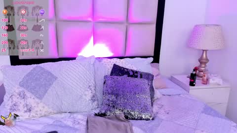 Snapshot of emilyevanns_ chatting on December 2024 07:32:01 AM Emily online show from December 2024 07:32:01 AM