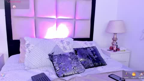 Snapshot of emilyevanns_ chatting on December 2024 11:23:02 PM Emily online show from December 2024 11:23:02 PM