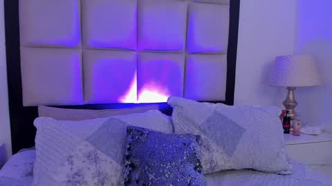 Snapshot of emilyevanns_ chatting on January 2025 09:30:02 PM Emily online show from January 2025 09:30:02 PM