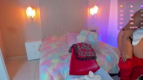 Snapshot of emilyevans7 chatting on October 2025 07:25:01 PM EMILY online show from October 2025 07:25:01 PM