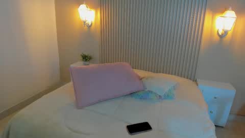 EMILY online show from November 2025 04:56:01 PM