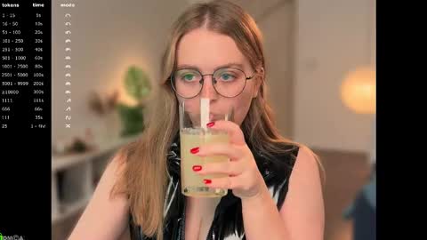 Emily  online show from November 2025 12:09:02 PM