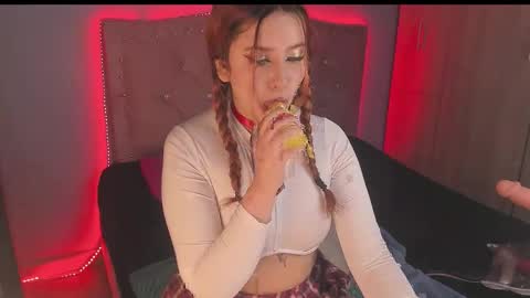 Snapshot of emilyfox1223 chatting on October 2025 01:22:01 AM rosse foxter online show from October 2025 01:22:01 AM