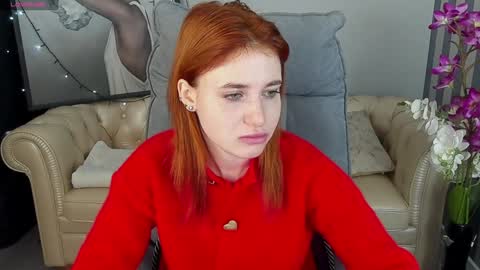 Snapshot of emilyfoxxi chatting on December 2024 06:32:02 AM Emily online show from December 2024 06:32:02 AM
