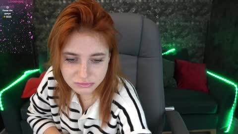 Snapshot of emilyfoxxi chatting on December 2024 07:13:02 AM Emily online show from December 2024 07:13:02 AM