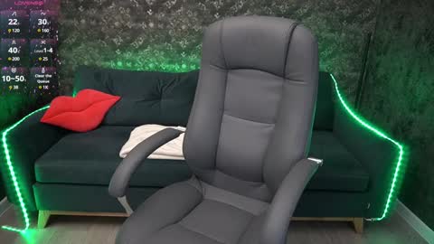 Snapshot of emilyfoxxi chatting on December 2024 10:32:01 AM Emily online show from December 2024 10:32:01 AM