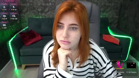 Snapshot of emilyfoxxi chatting on December 2024 06:16:02 AM Emily online show from December 2024 06:16:02 AM